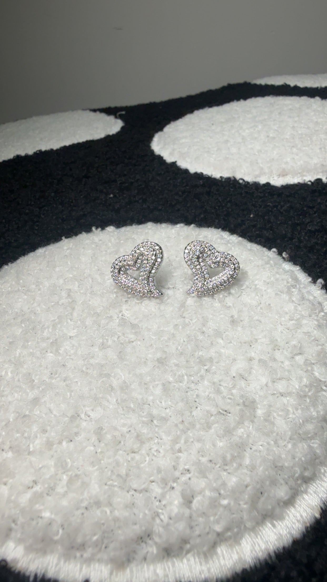 Closed Heart - Silver